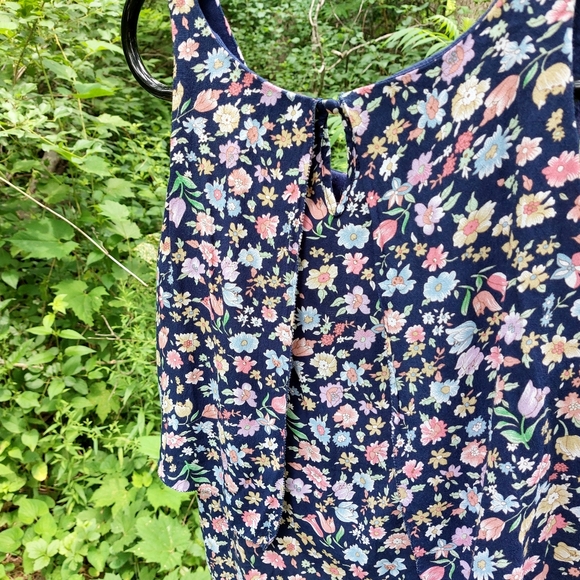 Two-Piece Floral Co-ord Set Floral Top & Shorts - Picture 6 of 11